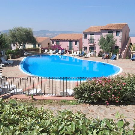 Beb Con Piscina Villa Del Borgo Badesi Exterior photo