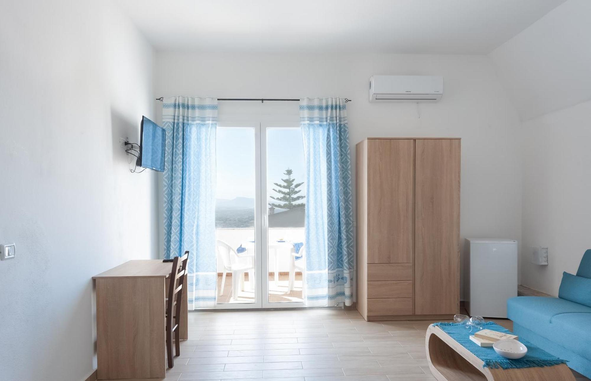 Beb Con Piscina Villa Del Borgo Badesi Exterior photo